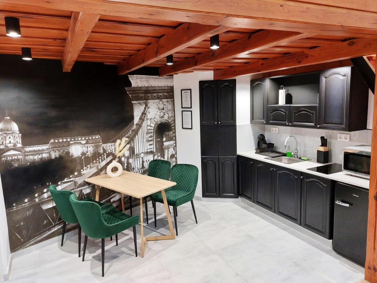 Square 16 Apartman - Absolutely Central Location With Self Check In Szombathely Luaran gambar
